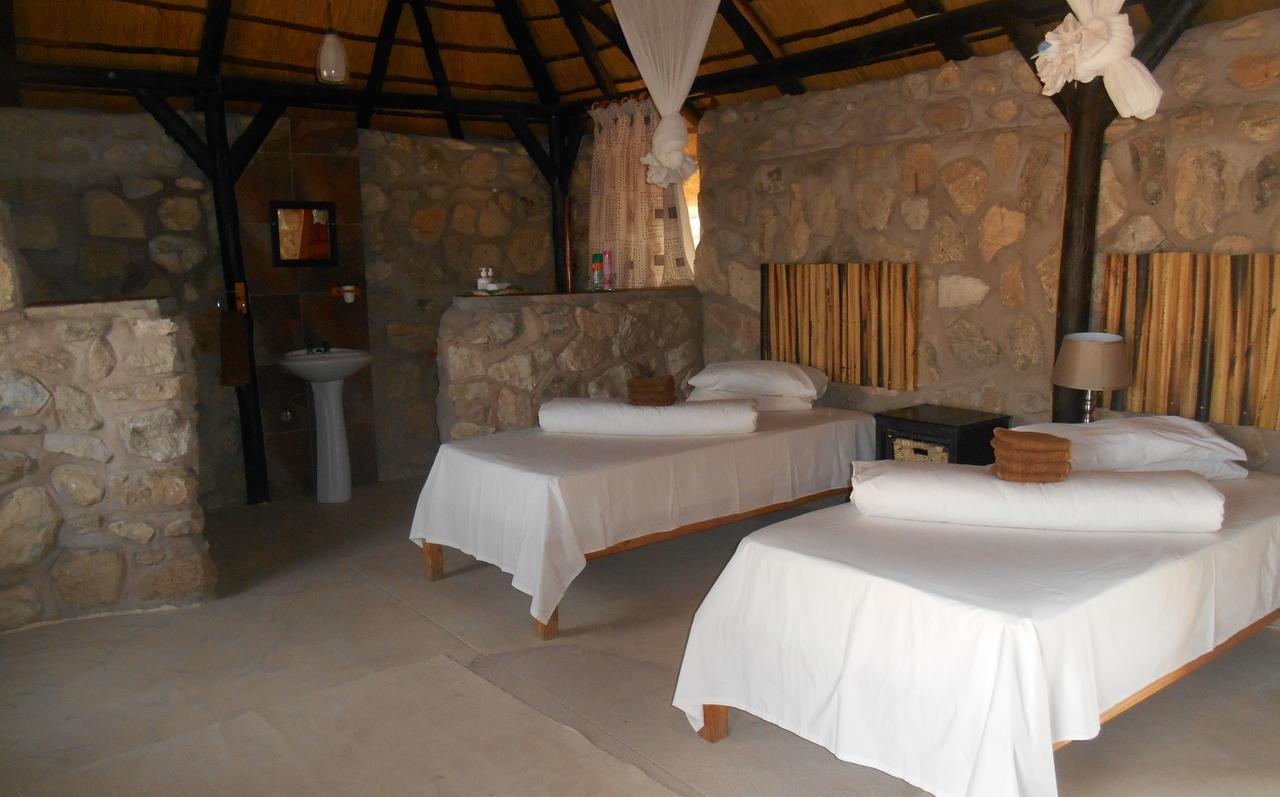 Kapika Waterfall Lodge Epupa Quarto foto